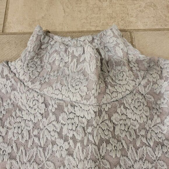 Metrostyle Lace Overlay Blouse  Sleeve Gray Size M - Picture 2 of 7